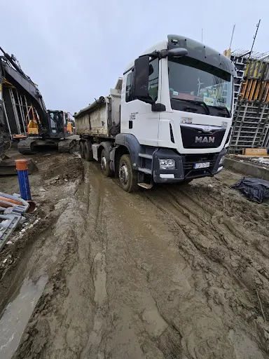 GRUNT NOWAK Roboty Ziemne | Transport | Koparki | Kruszywa Tarnów